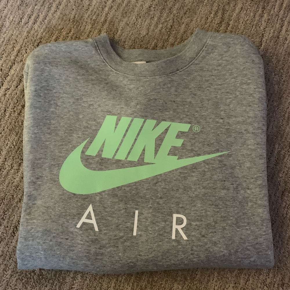 Nike Crewneck! Have not worn!